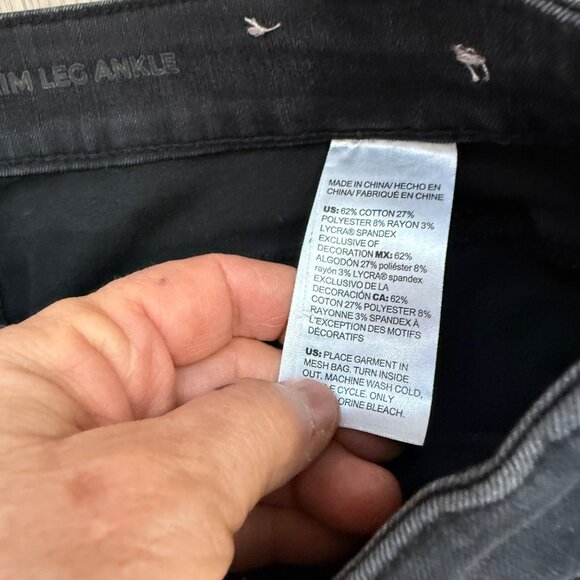 Chico's So Slimming Beaded Vine Girlfriend Ankle Jeans 34" waist - Picture 2 of 9